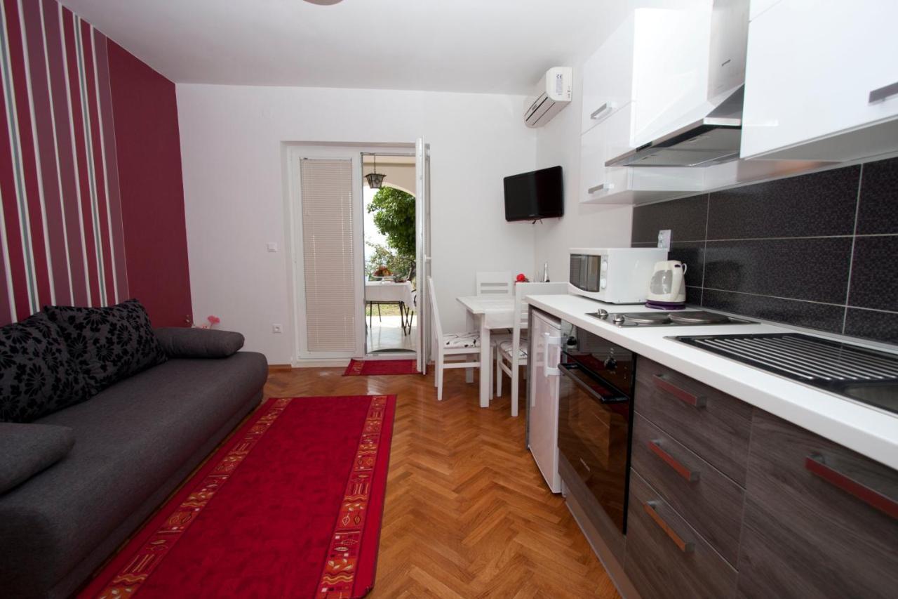Guest house Burin Mlini Exterior foto