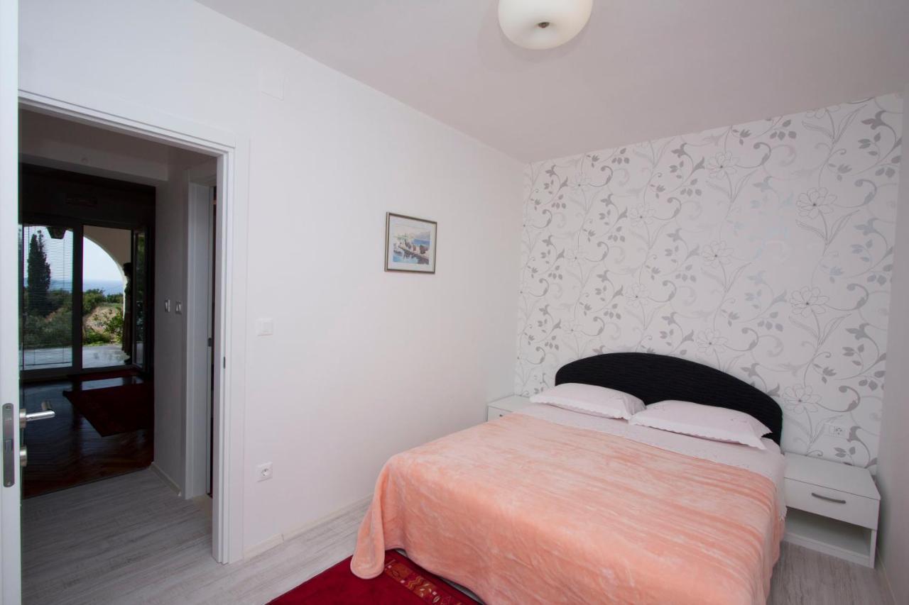 Guest house Burin Mlini Exterior foto
